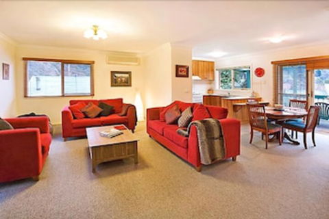 Annie's Escape In Warburton - Kawana Tourism 3