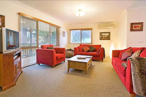 Annie's Escape In Warburton - Kawana Tourism 4