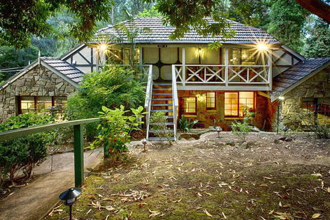Aquila Nova Retreat - Hobart Tourism 1