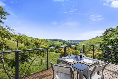 Top Of The Hill - Yamba Accommodation 4