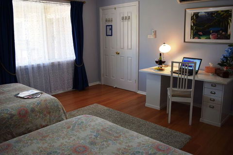 Cutmore Cottages Bagala Bungalow - Accommodation Newcastle 7