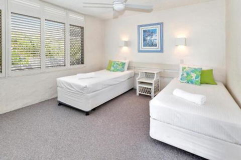 Warroo - Accommodation Sunshine Coast 0