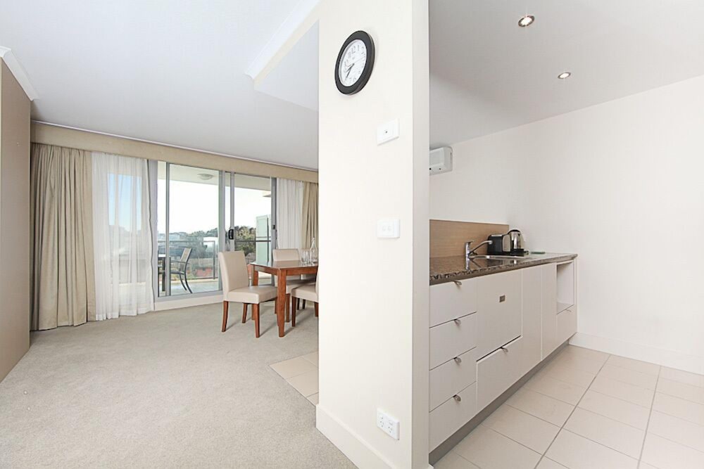 Accommodate Canberra - The Avenue - thumb 4