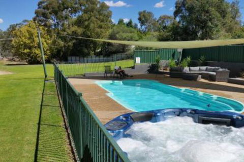 Early Settlers Motel Tocumwal - Lightning Ridge Tourism 0