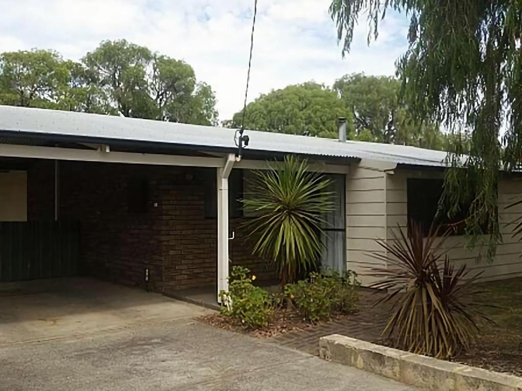 Abbey Beach Shack - thumb 1