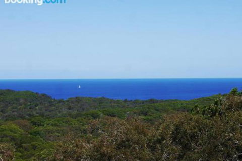 Blue Water Views 1 - Accommodation Newcastle 4