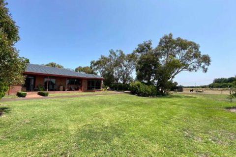 Jacaranda Wey B & B - Tourism Bookings WA 2
