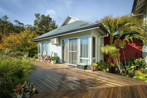 Glenelg On King Bed & Breakfast - Tweed Heads Accommodation 0