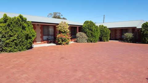 Gateway Motor Inn - Accommodation Main Beach 0