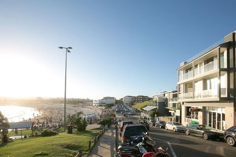 Bondi Vista Beachfront Apartment - Tourism Bookings 1