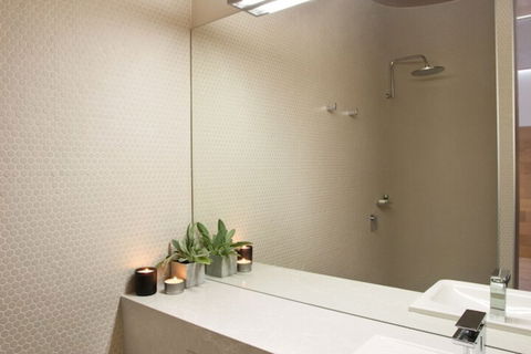Studio 367 - Accommodation Newcastle 3