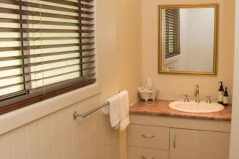 Chilverton Cottages & Restaurant - Accommodation Newcastle 3