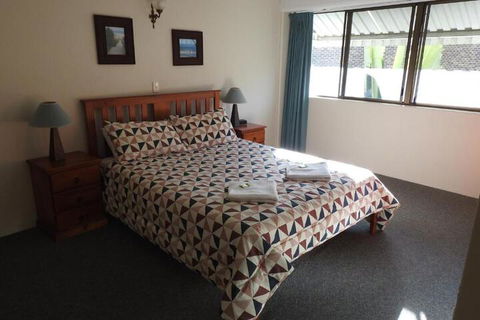 Placid Waters Holiday Apartments - Accommodation Batemans Bay 5