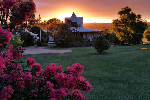 Birdhouse Cottage B & B - Tourism Townsville 6