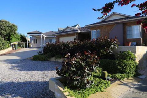 Perth Beachside Holiday House - Gold Coast 4U 6