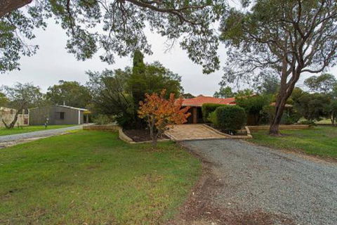 Holiday House On One Six Six - Victoria Tourism 0