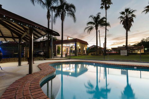 Centre Point Mid City Motor Inn - Tourism Townsville 3