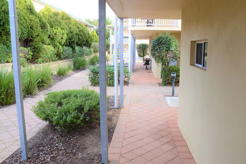 Higgins Lane Motel - Hervey Bay Accommodation 1
