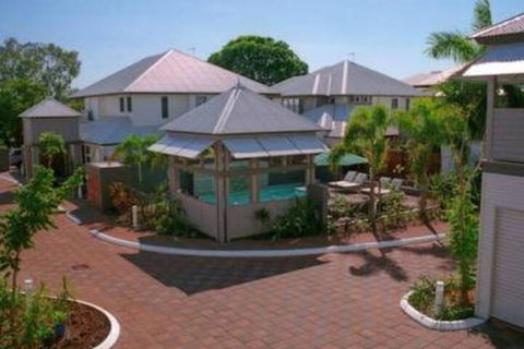 Captains By The Bay - Accommodation Gold Coast 3