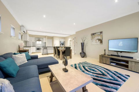 Sorrento Beach Manor - Whitsundays Tourism 7