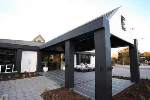 Ellen Hotel - Whitsundays Tourism 6