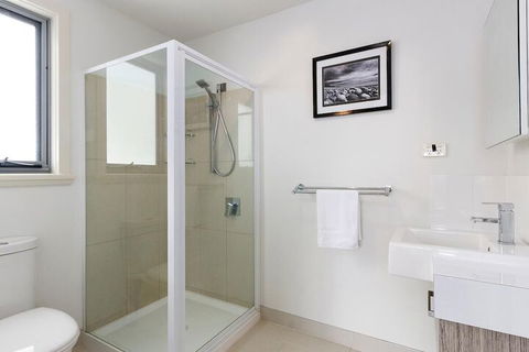 170 Hazards View Unit 2 - Accommodation QLD 5