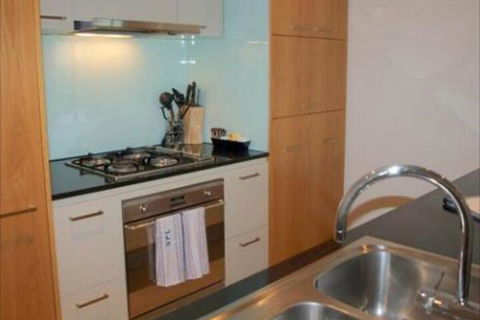 Docklands Prestige Apartments - Gold Coast 4U 4