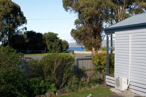 Snug Beach Cabin And Caravan Park - Kingaroy Accommodation 2