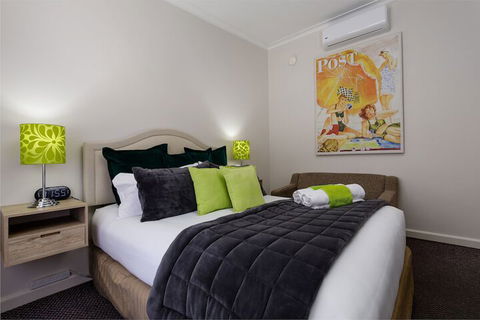 Oval Motel - Brisbane Tourism 3