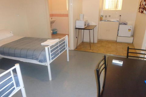 Adelaide Backpackers Travellers Inn - Northern Rivers Accommodation 6