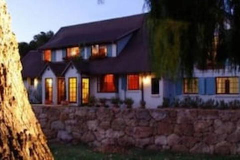 Sienna Lodge - Accommodation Newcastle 1