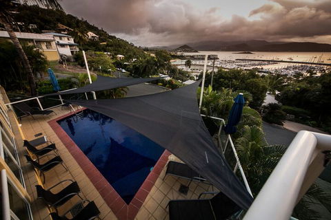 Sunlit Waters Studio Apartments - Accommodation Brisbane 3