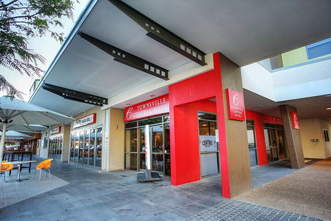 Townsville Central Hotel - Holiday Sydney 4