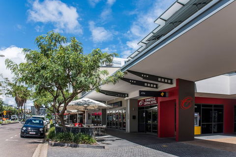 Townsville Central Hotel - Holiday Sydney 2