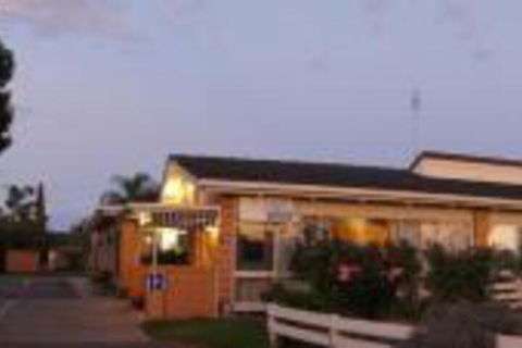 Bordertown Dukes Motorinn - Accommodation Redcliffe 0