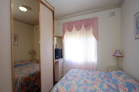 Avilla Court 1 - Mackay Tourism 5