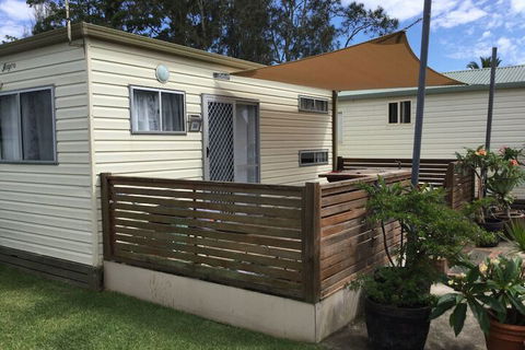 Riviera Caravan Park - Stayed 3