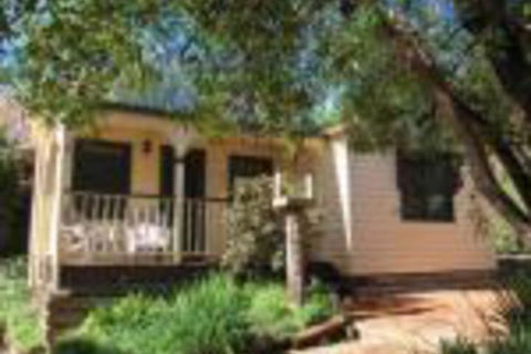 Tiffanys Country Cottages - Accommodation Ballina 0