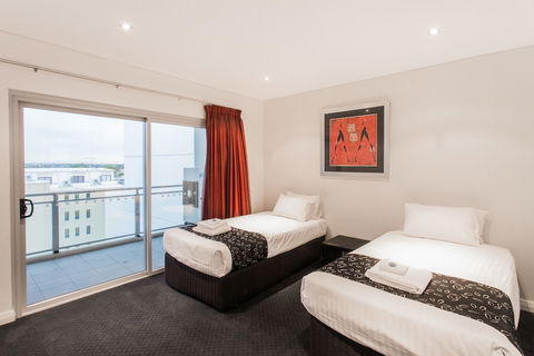 Spinnakers By Rockingham Apartments - Tourism Listing 1