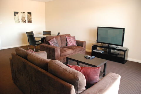 Spinnakers By Rockingham Apartments - Tourism Listing 4