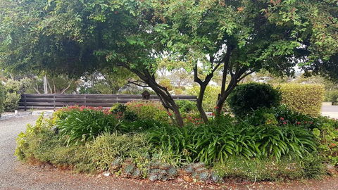 Admirals Inn - YWait Travel 1