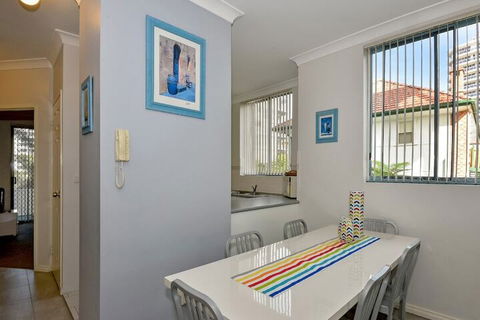 Ocean Palms - Hervey Bay Accommodation 5