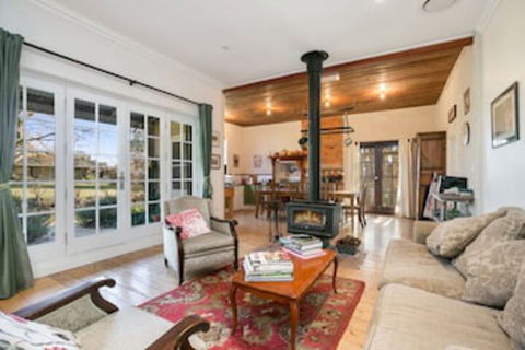 Taradale House Estate - Tourism Townsville 0