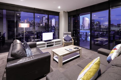 AKOM AT Docklands - YWait Travel 0
