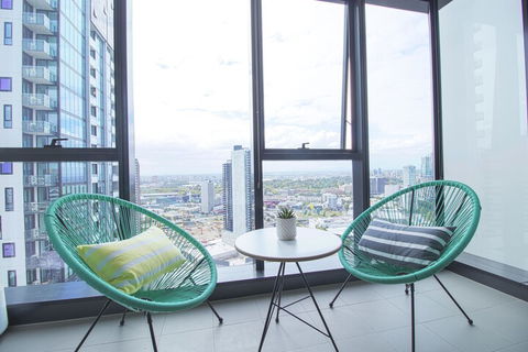 Nook Melbourne Bank Tower Apartments - Lightning Ridge Tourism 1