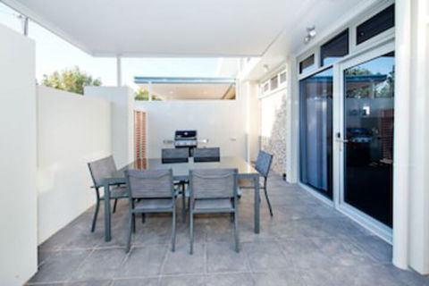 Loxton Courthouse Apartments - Wagga Wagga Accommodation 0