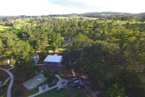 Honeybee Country Accommodation - Kawana Tourism 3