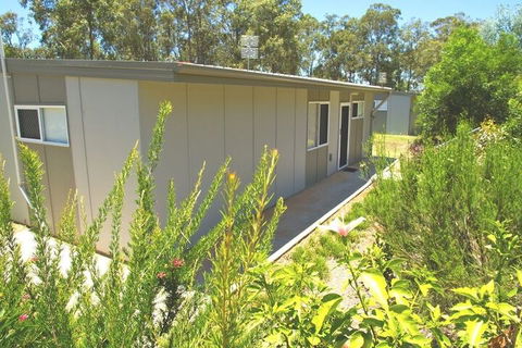 Honeybee Country Accommodation - Kawana Tourism 6