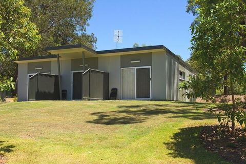 Honeybee Country Accommodation - Kawana Tourism 4