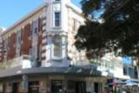 The Crown & Anchor Hotel - Holiday Melbourne 0